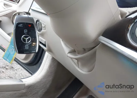 2019 Mercedes-Benz S 560 4Matic z USA, uszkodzony, nr VIN WDDUG8GB7KA463940